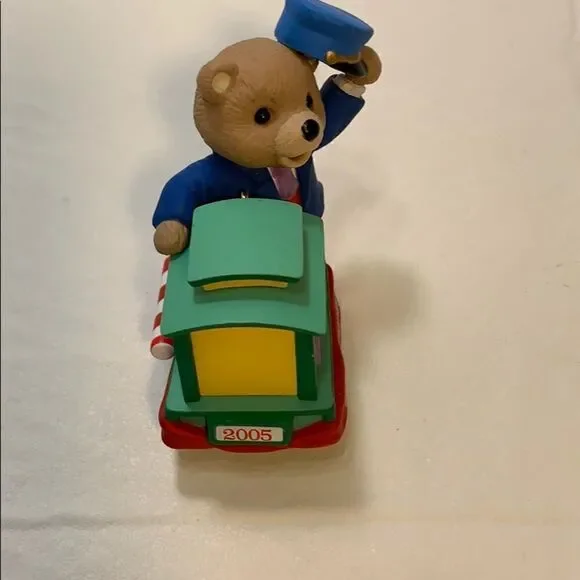 My 5th Christmas 2005 Hallmark Candy Cane Collectable Christmas Ornament Bear - Picture 3 of 4